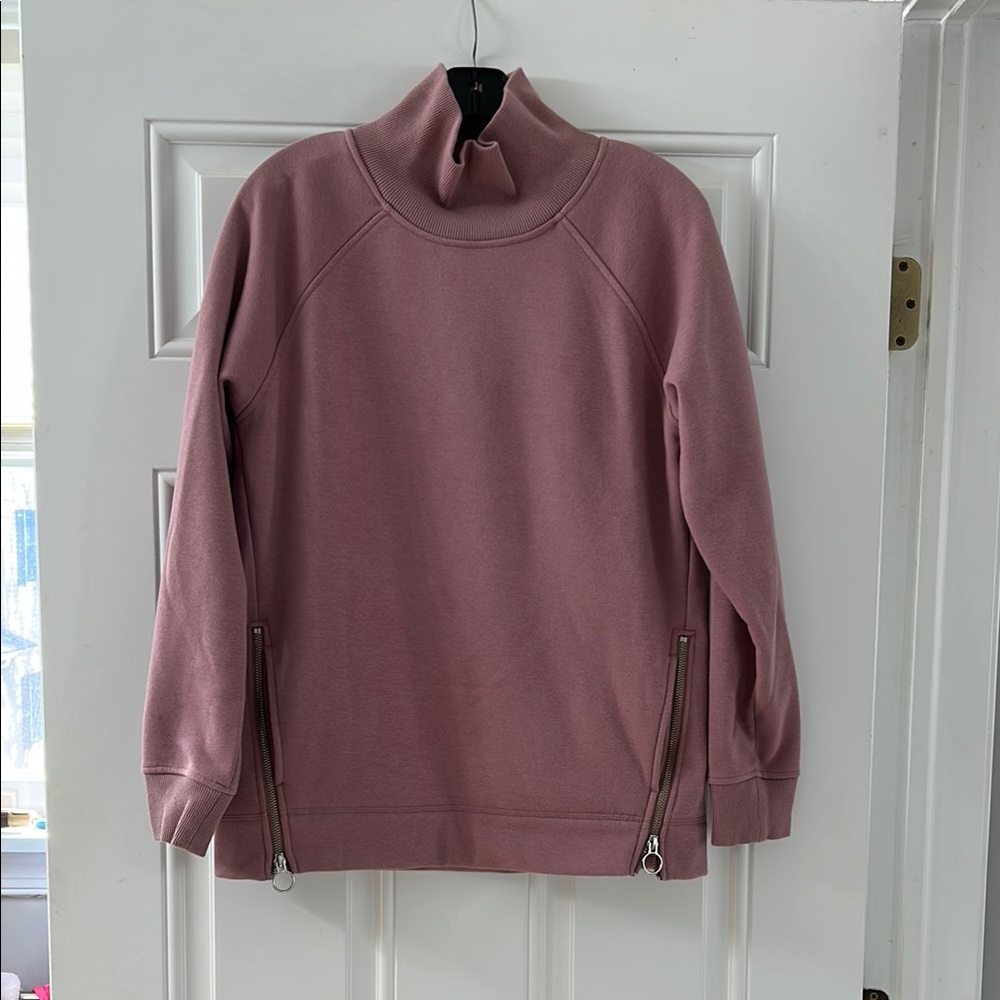 Athleta funnel neck Sweatshirt